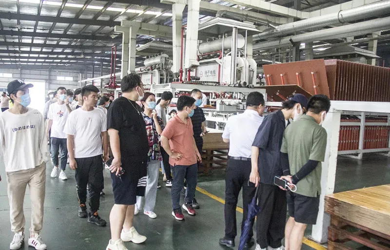 上海俞润空间设计百余位设计师到访扬子地板（图 2）