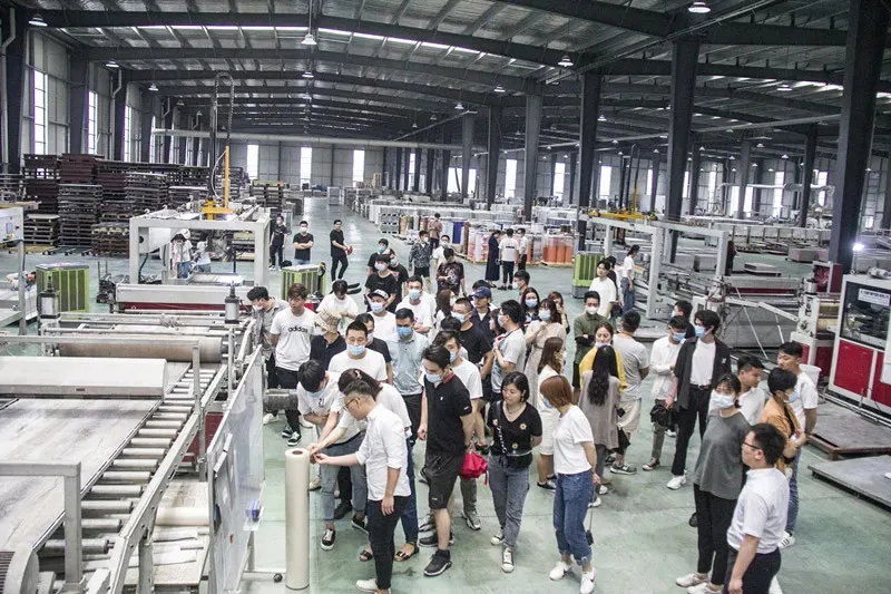 上海俞润空间设计百余位设计师到访扬子地板（图 3）